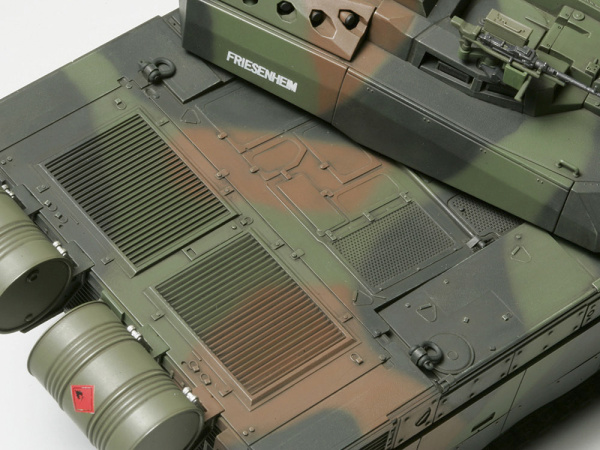 35362 Французский основной танк Leclerc Series 2, с фигурой командира. Tamiya