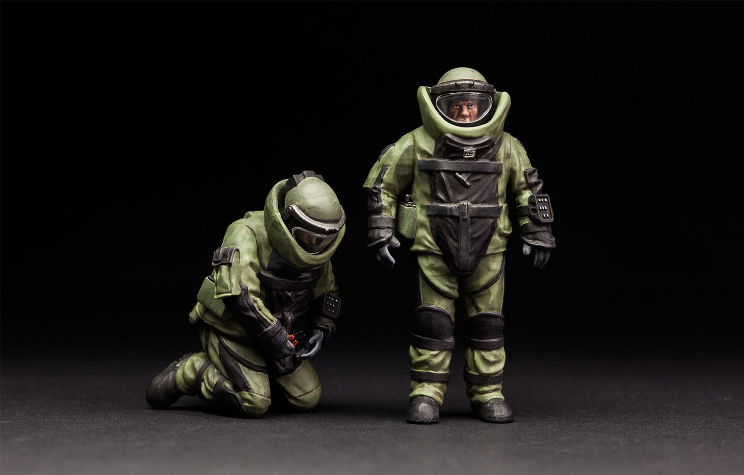 HS-003   U.S. EXPLOSIVE ORDNANCE DISPOSAL SPECIALISTS & ROBOTS 1/35 Meng