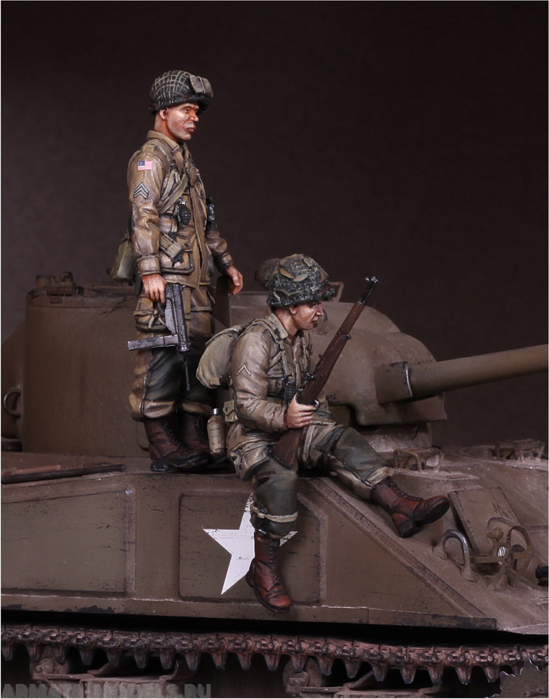 3606SOGA U.S. Army Airborne and sergeant on Sherman. SOGA Miniatures