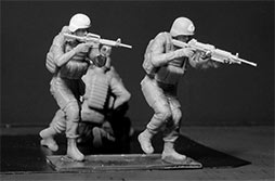 Набор фигурок 35181 Фигуры «Своих не бросают». Раненый пес Master Box (MB)