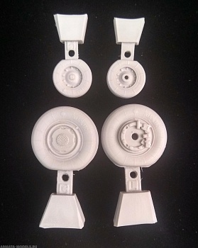 AM4829 Колеса под нагрузкой для Су-33, 30, 30СМ, 35С 1/48